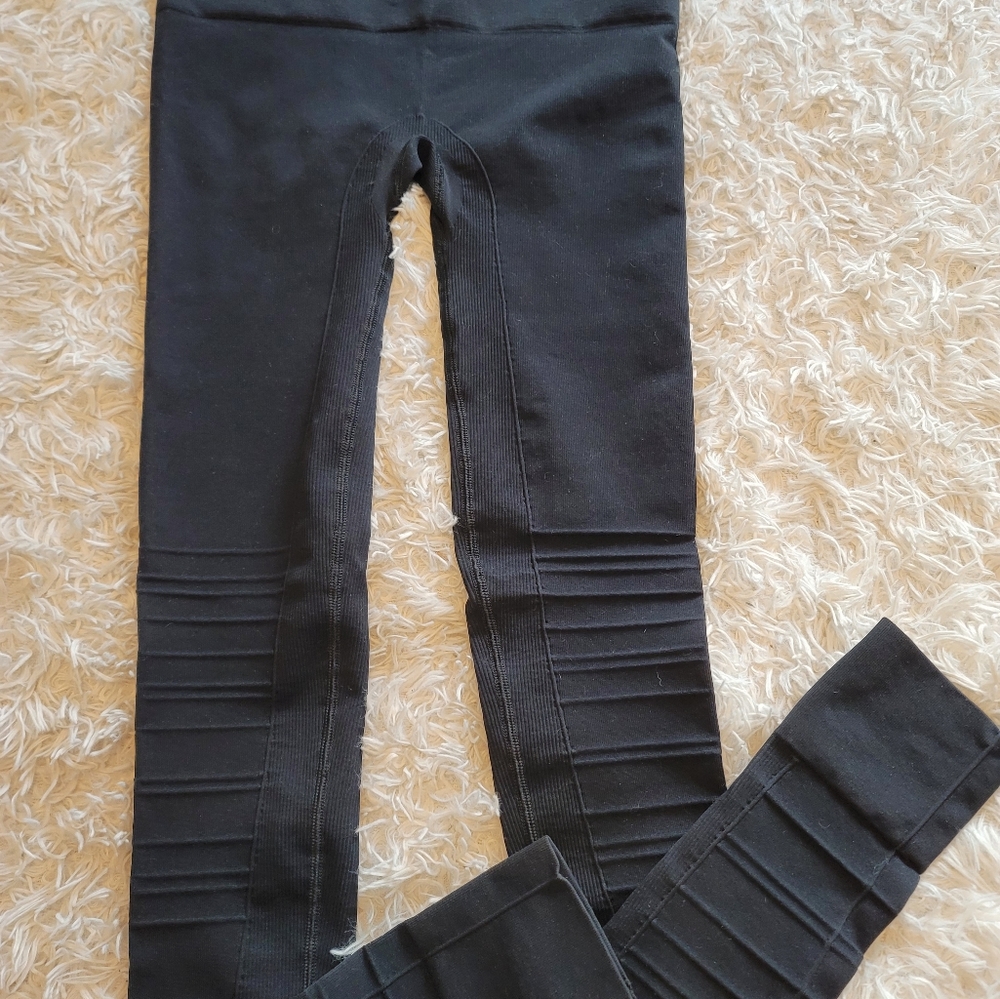 Blanqi support hipster maternity leggings in black or can wear like regular legg
